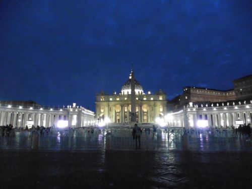 Place siant Pierre de nuit.JPG