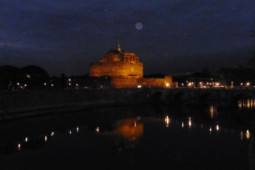Chateau Saint Ange de nuit.JPG